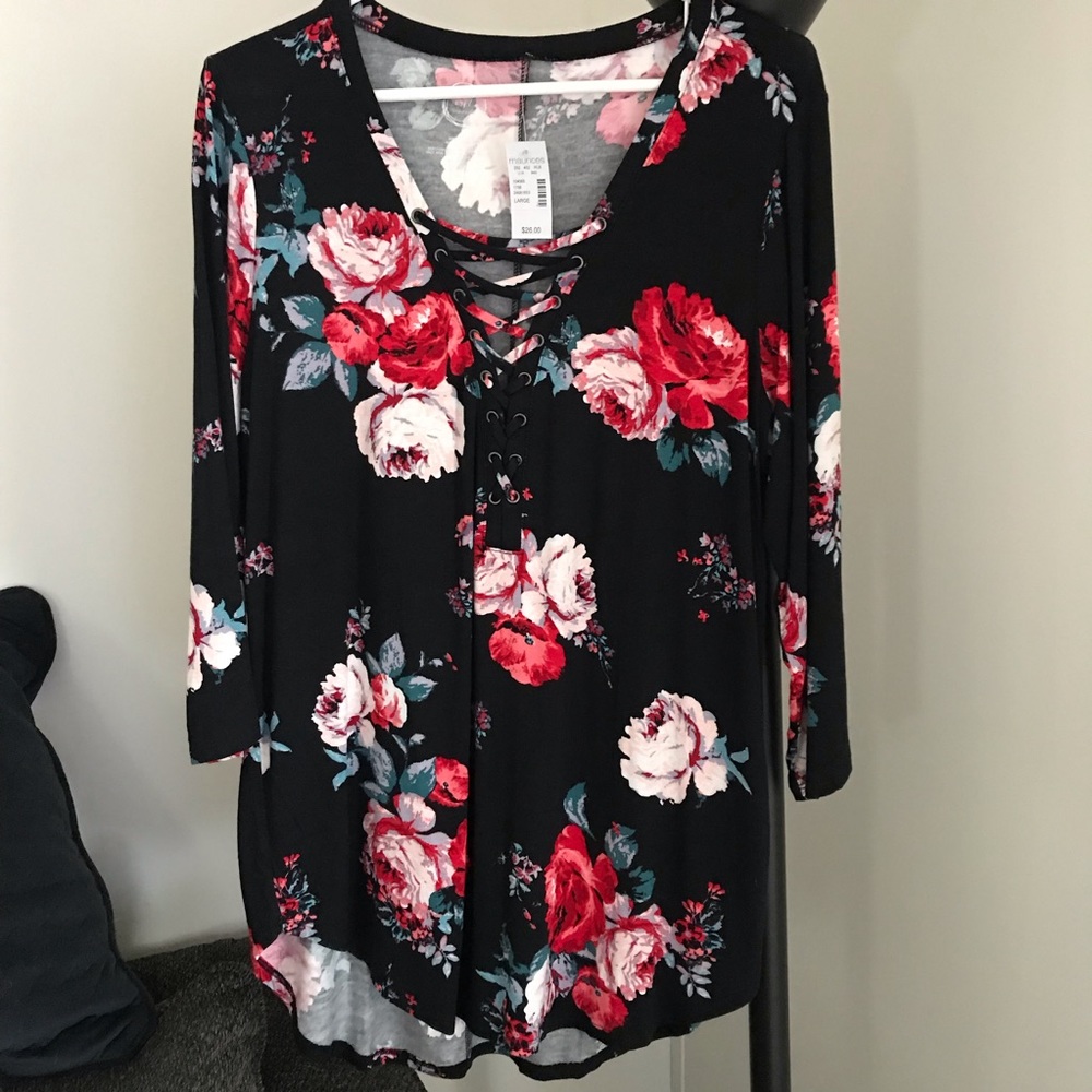 NWT Maurices large 24/7 lace up shirt
